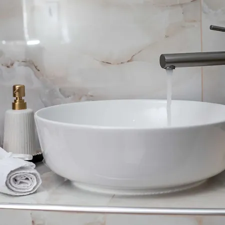 Lägenhet Hara's Cozy With Private Parking Rhodes City