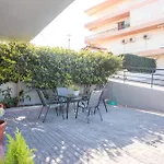 Apartman Hara's Cozy With Private Parking