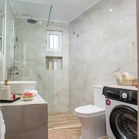 Apartamento Hara's Cozy With Private Parking