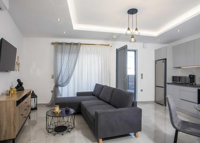 Hara's Cozy With Private Parking Apartman