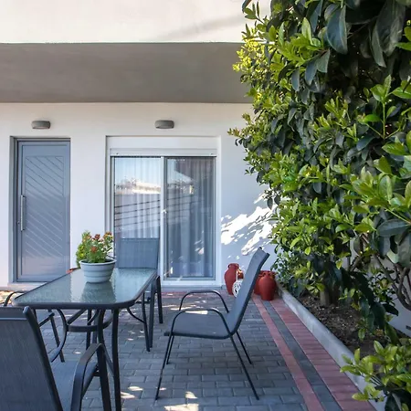 Hara's Cozy With Private Parking Apartamento Rhodes City