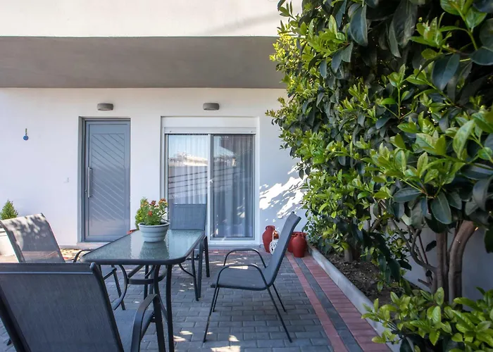 Hara's Cozy With Private Parking Daire Rhodes City
